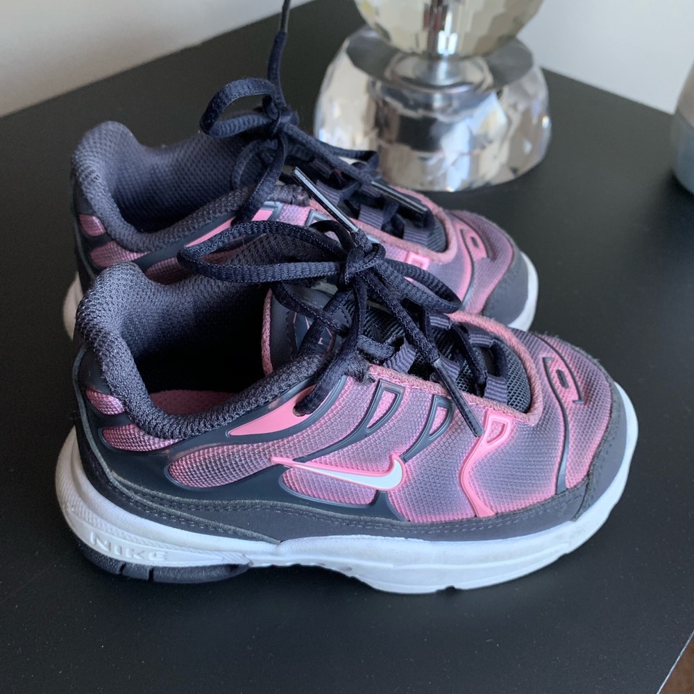 Toddler Nike sneakers